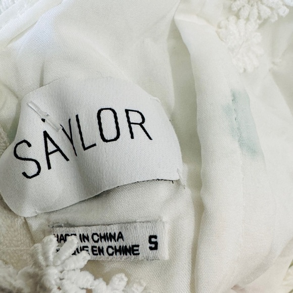 Saylor Calibria Daisy Embroidered Midi Dress in White EUC - Picture 7 of 10